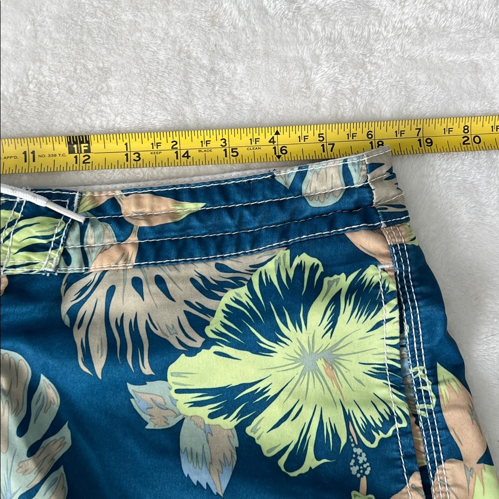 Billabong Men's Floral Swim Shorts - Blue and White - 34 - Picture 3 of 9